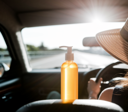 Protéger sa peau contre les UV lors des longs trajets en voiture